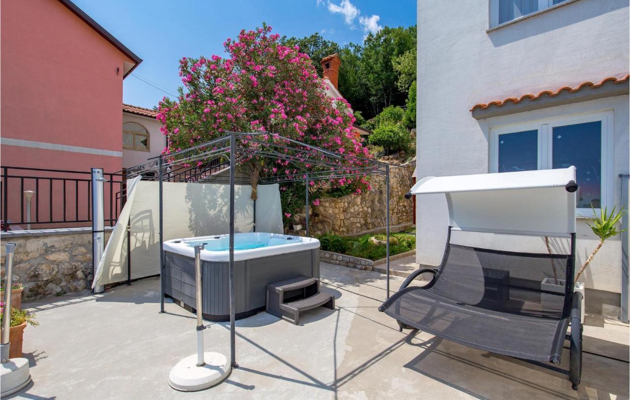 1 Bedroom Gorgeous Apartment In Mošćenička Draga Esterno foto