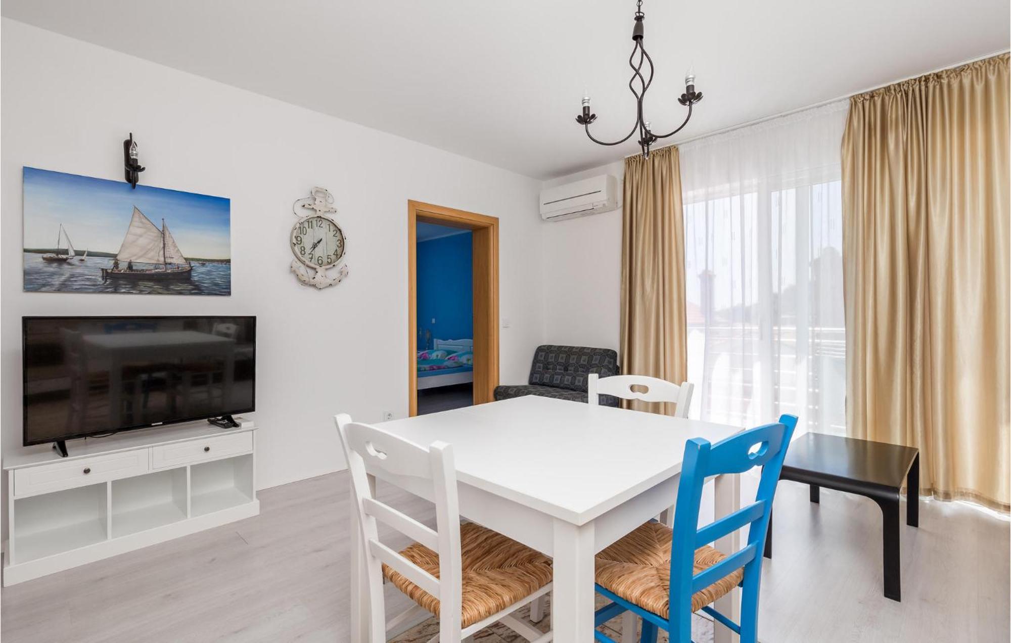 1 Bedroom Gorgeous Apartment In Mošćenička Draga Esterno foto