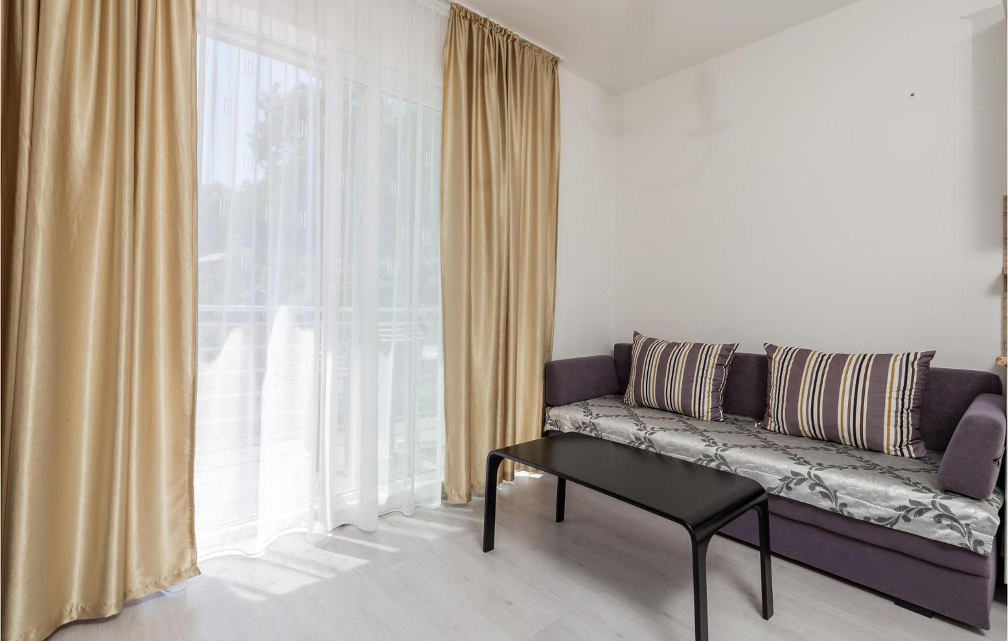 1 Bedroom Gorgeous Apartment In Mošćenička Draga Esterno foto