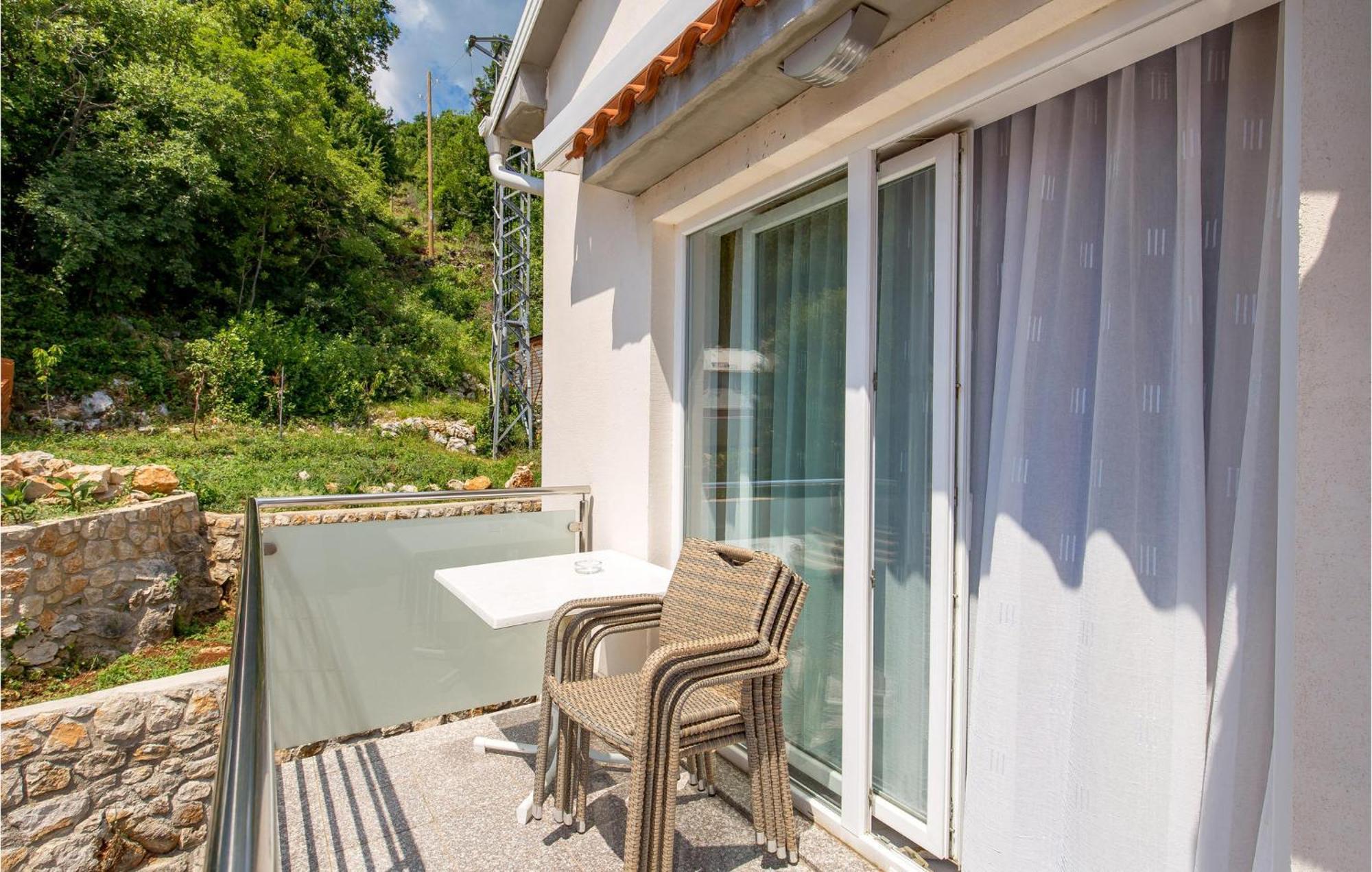 1 Bedroom Gorgeous Apartment In Mošćenička Draga Esterno foto