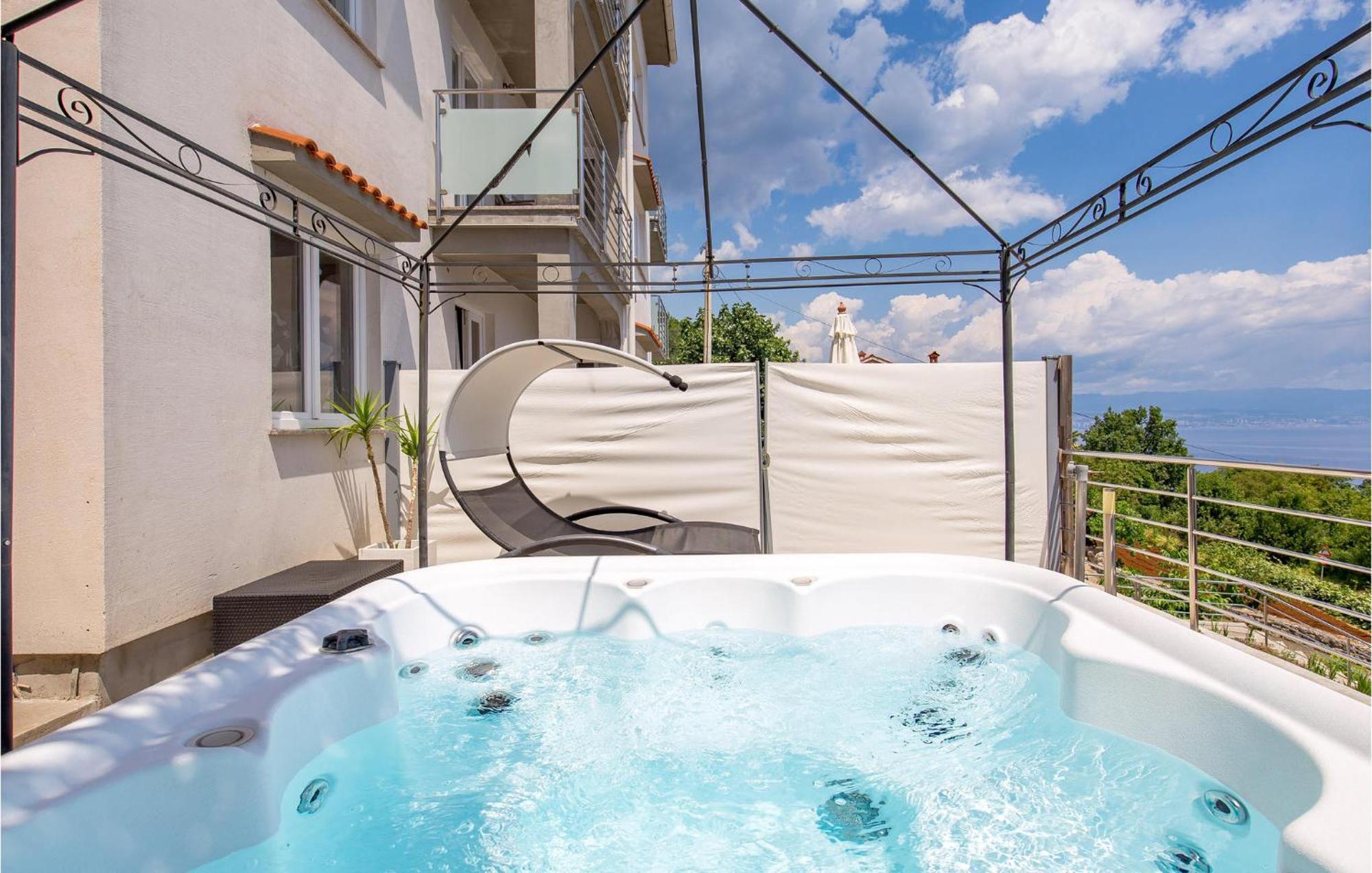 1 Bedroom Gorgeous Apartment In Mošćenička Draga Esterno foto