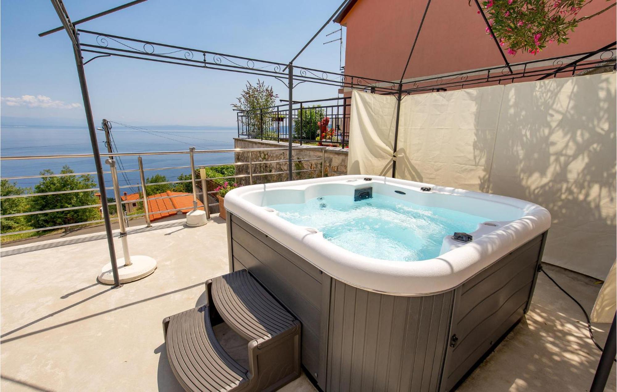 1 Bedroom Gorgeous Apartment In Mošćenička Draga Esterno foto